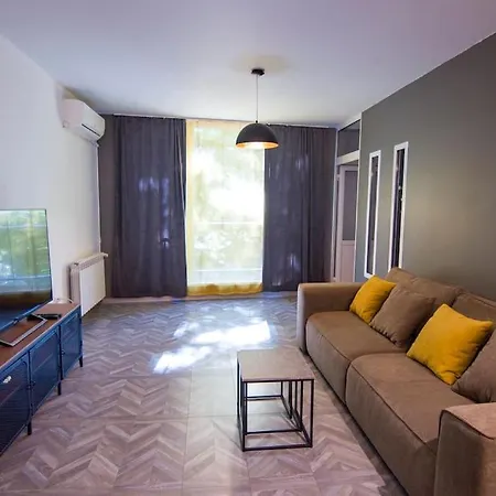 аpartment Near Airport Apartament *